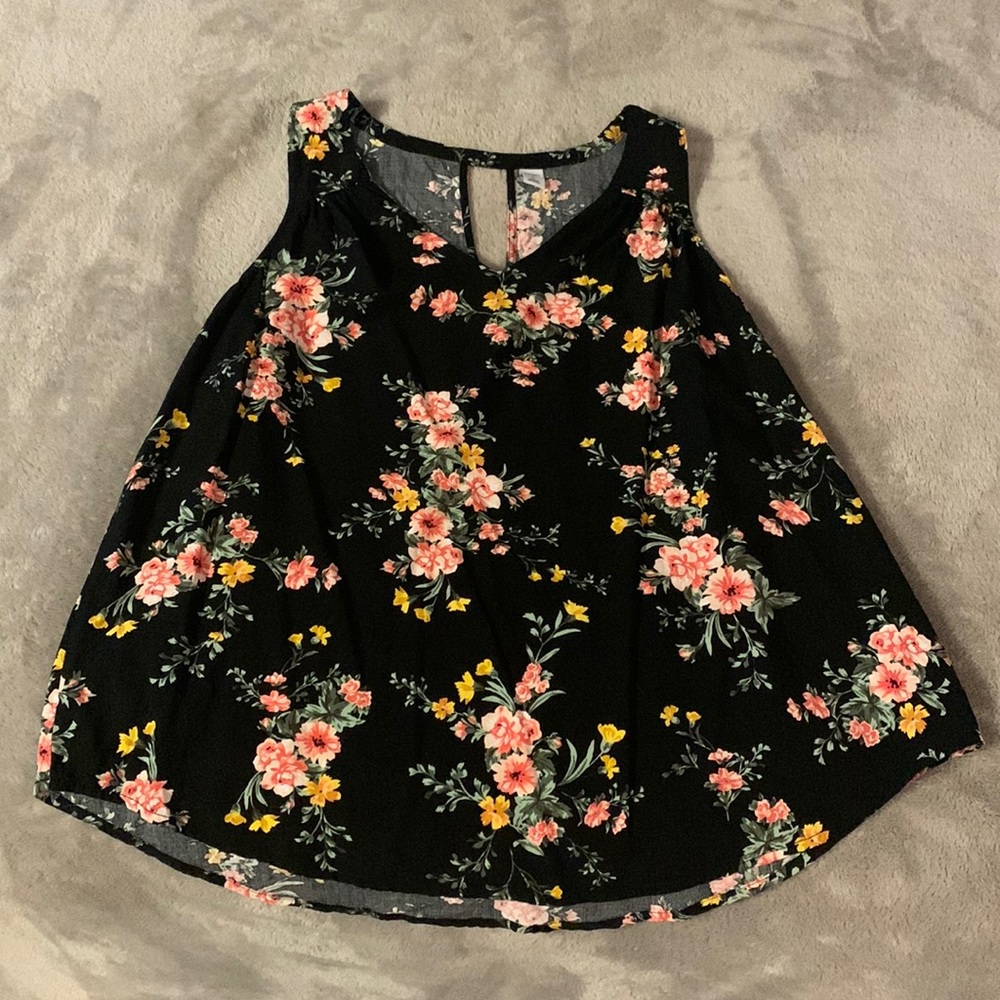 EUC Old Navy Floral V Neck Tank